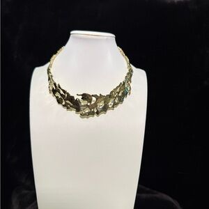 ✨ NWT Kendra Scott Gold Statement Collar Necklace – Organic Leaf Design with bag